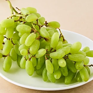 grapes green